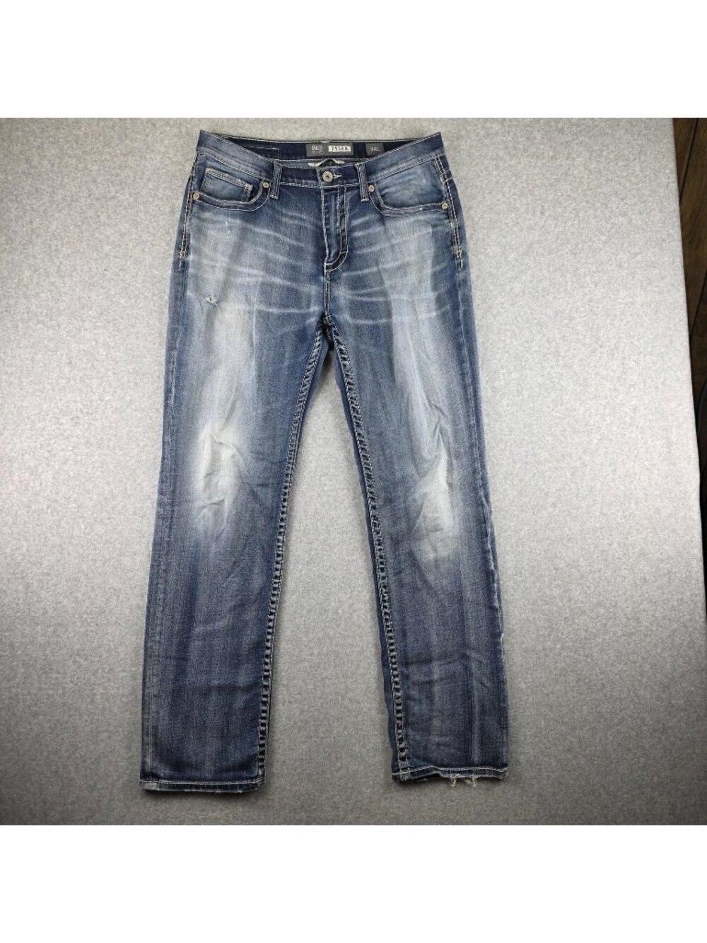 BKE Tyler Jeans Mens 34L Straight Light Wash Distressed Stretch Denim Buckle